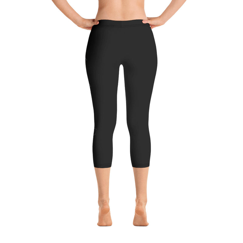 'This Mommy Prays' Capri Leggings